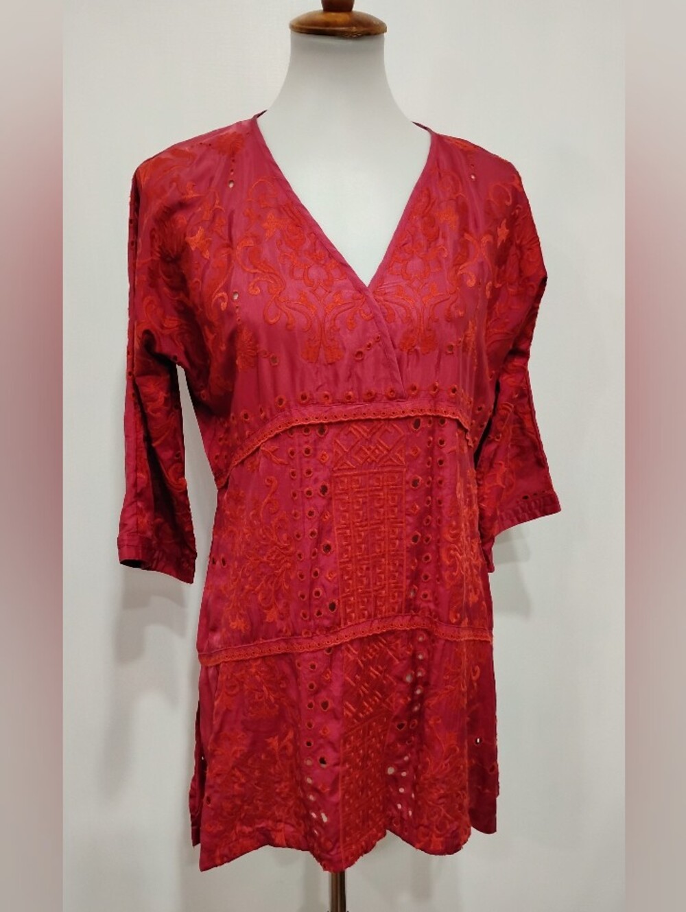 JOHN MARK EMBROIDERED BLOUSE